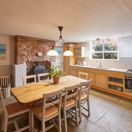 Host&stay - Austen House Ferienhaus