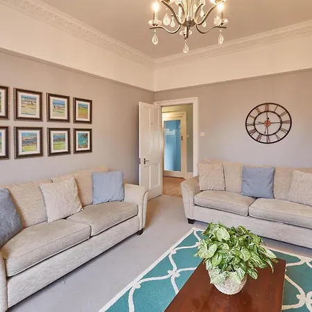 Host & - Austen House * Γουίτμπι