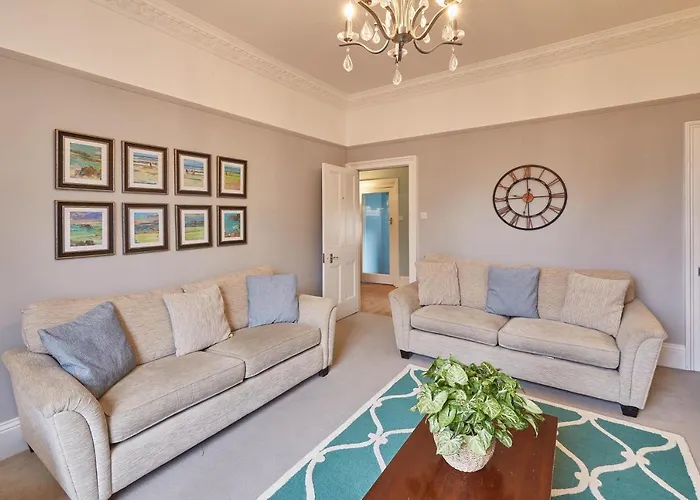 Host & - Austen House * ウィットビー